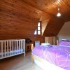 Отель Cozy Holiday Home in Saint-Leon-sur-Vezere with Swimming Pool в Сен-Леон-сюр-Везер