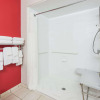 Отель Ramada by Wyndham Springfield North, фото 9