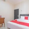 Отель RedDoorz Plus @ Kesambi Street Cirebon, фото 8