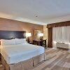 Отель Holiday Inn Express & Suites Costa Mesa, an IHG Hotel, фото 11