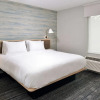 Отель TownePlace Suites by Marriott Asheville Downtown, фото 30