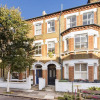Отель Stunning 2BR Victorian Flat In Vauxhall, фото 1