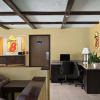 Отель Super 8 by Wyndham Whitewater WI, фото 1