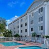 Отель La Quinta Inn & Suites by Wyndham Sarasota - I75 в Сарасоте