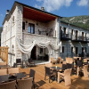Отель Nisista Lodge Mountain View, фото 1