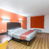 Отель Motel 6 Hutchins, фото 7