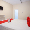 Отель RedDoorz @ Dinoyo, фото 4