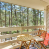 Отель Hilton Head Condo: Covered Balcony, Walk to Beach, фото 7