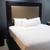 Отель Woodridge Inn and Suites, фото 10