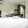 Отель Comfy Studio Room Bintaro Icon Apartment, фото 20