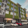 Отель V3 Hotel & Residence Seri Alam, фото 1
