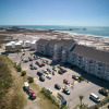 Отель Gulf Shores Condo Pool Across Street From Beach, фото 17