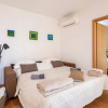 Отель Modern apt With Terrace 4 min Walk to the Beach, фото 4