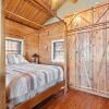 Отель Mighty Oak Log Cabin 2 Bedroom Cabin by RedAwning, фото 14