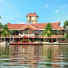 Отель Sterling Houseboats Lake Palace Alleppey, фото 7