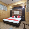 Отель OYO 18872 Hotel Azad, фото 8