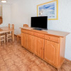 Отель Holiday Homes Just 3Km From The Beach Miami Playa, фото 6