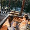 Отель LOGE Leavenworth Riverside в Ливенуорте