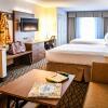 Отель Holiday Inn Express Hotel & Suites Concord, an IHG Hotel, фото 9