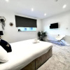 Отель Remarkable 2-bed Apartment in Liverpool, фото 4