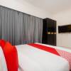 Отель Townhouse 808 Royal Palms Shared Serviced Apartment by OYO Rooms в Мумбаи