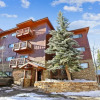Отель Pine Ridge 7e - Ski-in / Ski-out 3 Bedroom Condo by RedAwning, фото 28
