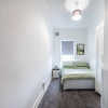 Отель Modern Spacious 2 Bedroom House in Leigh, фото 1