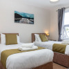 Отель Comfy, 2 Bed House, Sleeps 6 with Garden and Free Parking in Cheltenham, фото 3