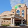 Отель Holiday Inn Express and Suites Columbus Edinburgh, an IHG Hotel, фото 1