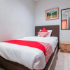 Отель OYO 135 Menteng Guest House, фото 7
