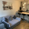 Отель Stylish and Immaculate 2-bed Apartment in Leigh, фото 10