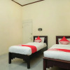 Отель OYO 561 Hotel Citra Indah Near RS Ludira Husada Tama, фото 6