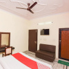 Отель Jhirna Homes By OYO Rooms, фото 2