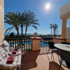 Отель Front Line Beach Studio Apartment, фото 3
