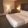 Отель La Quinta Inn & Suites by Wyndham Plattsburgh, фото 10