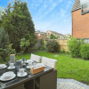 Отель Deluxe 7 Bedroom Property in Solihull, фото 18
