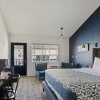 Отель Sideways Inn, фото 4