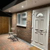 Отель Luxury Detached Studio Apartment in Luton, фото 1
