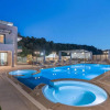 Отель Luxurious Villa Mare - With 150m Pool, фото 18