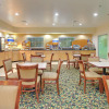 Отель Holiday Inn Express Hotel & Suites, an IHG Hotel, фото 11