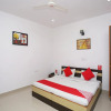 Отель Taj Niwas by OYO Rooms, фото 3