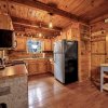 Отель Bear Hug Lodge - Charming Cabin in Coosawattee River Resort - Pet Friendly, фото 10