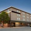 Отель Travelodge by Wyndham Whitecourt, фото 1