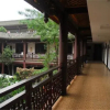 Отель Huibinlou Inn, Pingle Ancient Town, фото 20