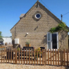 Отель Beautiful 2 bedroom guest house with private pool in Lacock, Wiltshire, фото 1
