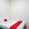 Отель Reddoorz Syariah Near Rs Mitra Keluarga Tegal, фото 16
