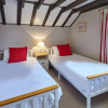 Отель Host Stay Larpool Mews Holiday Home, фото 14