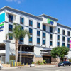 Отель Holiday Inn Express Hollywood Walk of Fame, фото 1