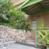 Отель Rooms On the Hip Strip - Montego Bay, фото 1