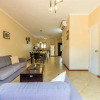 Отель Gold Coast - 2br3ba Gated Community w Pools Gym, фото 5